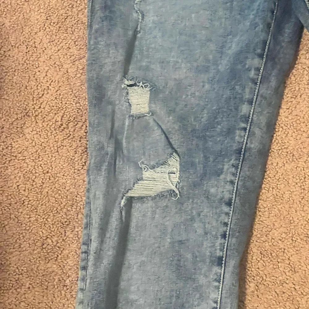 True Religion distressed jeans sz 38/32